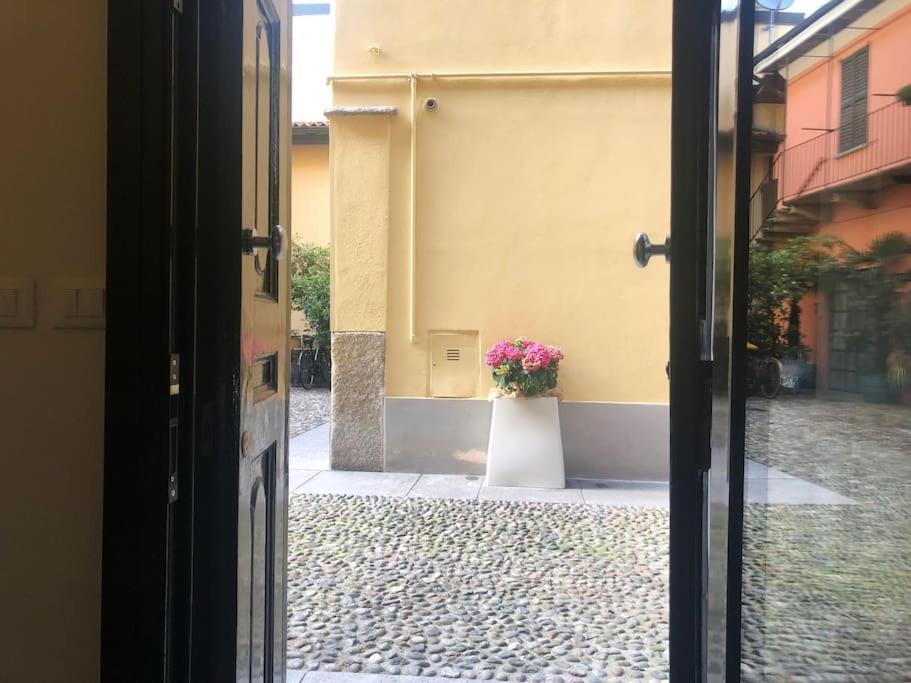 Cozy Loft Navigli, Close To Duomo And Bocconi - Italy Flat Vacation Milano Exteriör bild